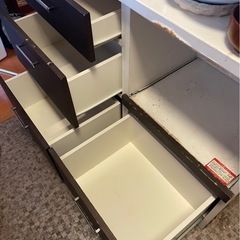 食器棚の画像