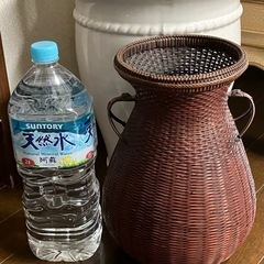 レトロな編み花生け🧺の画像