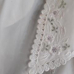花刺繍ブラウス2着　13号半袖の画像