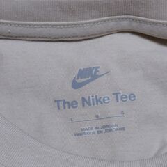 【まだ受付中】新品タグ付 NIKE ナイキ キッズ160(L) レトロデザイン ロゴ Tシャツ 早い者勝ちです✨✨の画像