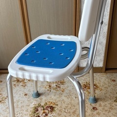 アイリスオーヤマ　シャワーチェア　背あり
の画像