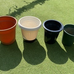 プラ植木鉢（大きめ） の画像