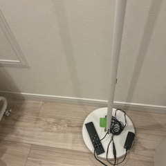 フロアスタンド　フロアライトの画像