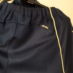 アディダストレーニングウエアレディースМ　上下の画像