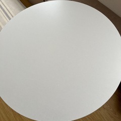 ✨白い丸テーブル (クロス付)の画像