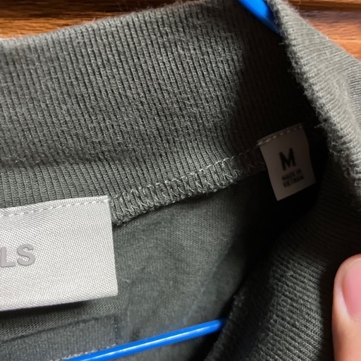 断捨離につき格安処分中「fear of god ESSENTIALS」Tシャツ