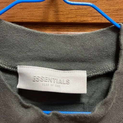 断捨離につき格安処分中「fear of god ESSENTIALS」Tシャツ