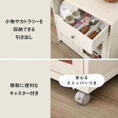 食器棚の画像