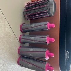ダイソン　ヘアスタイラー
の画像