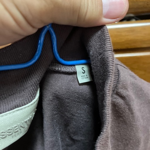 断舎離につき格安処分中「fear of god ESSENTIALS」Tシャツ