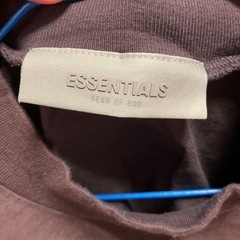 断舎離につき格安処分中「fear of god ESSENTIALS」Tシャツの画像