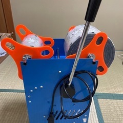 コンパクトな手動式カップシーラーの画像