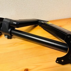 Eono (イオーノ) モニターアーム ディスプレイアーム ガス圧 1画面 シングル 17~32型 耐荷重1~8kg VESA75×75mm/100×100mm グロメット&クランプ式 多角度調節可能の画像