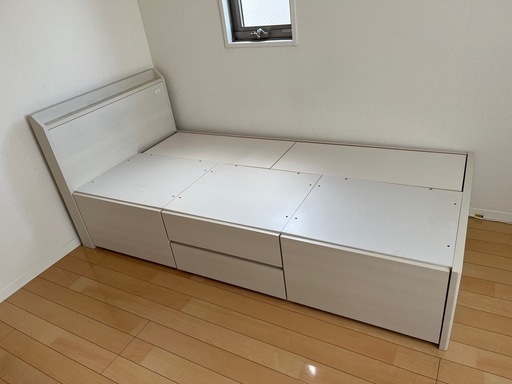 ニトリ　シングルベッドフレーム(ジオ　チェスト40J WW)