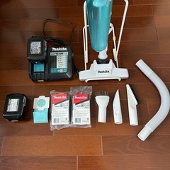 マキタ掃除機　付属品も全部セットの画像
