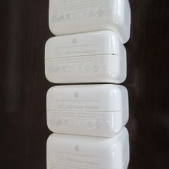 アップル純正　ACアダプタ　 iPad　iPhoneの画像