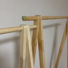 【無料】木製ハンガーラックの画像