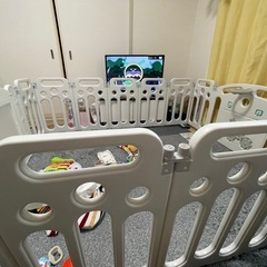 BabyGoo 遊べて楽しい 窓付き ベビーサークル
の画像