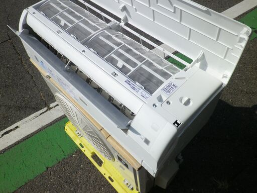 シャープ　6～8畳用　エアコン　AC-22PFT-W　高濃度プラズマクラスター7000搭載　2023年