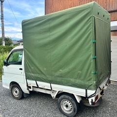 🚚 低走行ホロ付き軽トラック  ダイハツ ハイゼット S210P – オートマ車  ✨ ポイント: 走行距離わずか 30,000 km！の画像