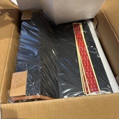 !!最終価格!! 
新品 未使用品 車止め タイヤ止め 置くだけ 2個セット おしゃれ パーキングブロック 駐車ブロック 反射板 木目 スチール 完成品 カーストッパー ブラック 駐車場 ガレージ 車庫の画像