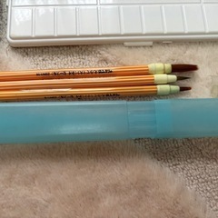 アクリル絵具用のパレットが揃ったセットの画像