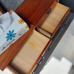 木の小物入れの画像