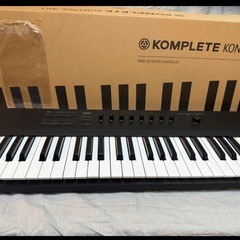 NativeInstruments KOMPLETE A61 MIDIキーボードの画像