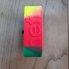 腕時計 neff ラスタカラーの画像