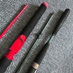 中販紅　【Week】 2ピース用　海釣り　2本　リール1台付き　現状渡し　販売前商品確認🆗09-07-03 の画像