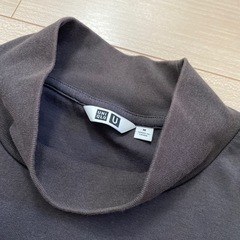 UNIQLO ハイネックシャツの画像