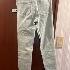 ZARA パンツとadidasトレーナー2点セットの画像