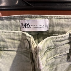ZARA パンツとadidasトレーナー2点セットの画像