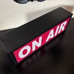 ♫ON AIR まるでラジオ番組撮影のようなお洒落なハンガー掛けの画像