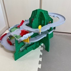 タカラトミー『 トミカ トンネルくぐって! やまのぼりドライブ 』の画像