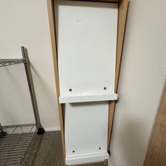 フラップ式蓋付きキャビネットの画像