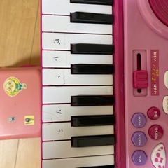 子供用電子ピアノの画像