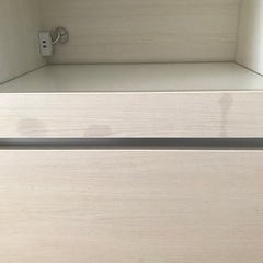日本製食器棚の画像
