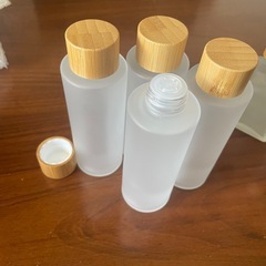 化粧品　ボトルの画像