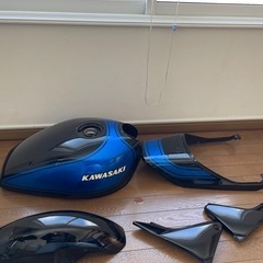 カワサキ　ゼファー400純正外装セットの画像