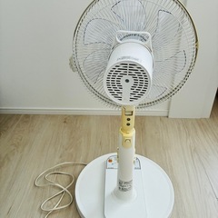 扇風機（NEOVE BFM30-D18）の画像