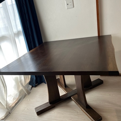 ダイニングテーブル