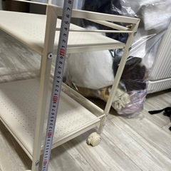 キャスター付き棚の画像