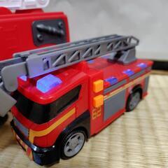 車　バス　消防車　ごみ収集車の画像