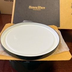 HoneyWare 両手鍋 ホーロー緑色 蓋付きの画像