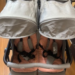 Joie双子用ベビーカーの画像