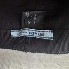 PRADA バケットハット
の画像