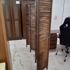 リユースのサカイ栃木店★ジモティ割あり★  木目調パーテーション ブラウン W40×D2×H170×6枚 クリーニング済み TC10568の画像