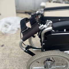 折り畳み車椅子の画像