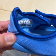 adidas キッズサンダルの画像
